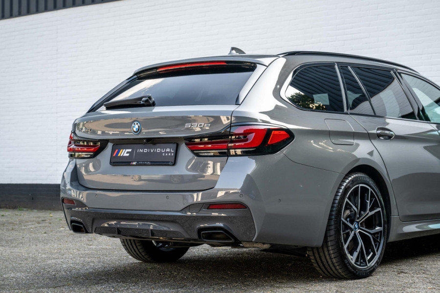 BMW 5 Serie Touring 530e xDrive M-Sport 4-wielsturing Luchtv. Massage