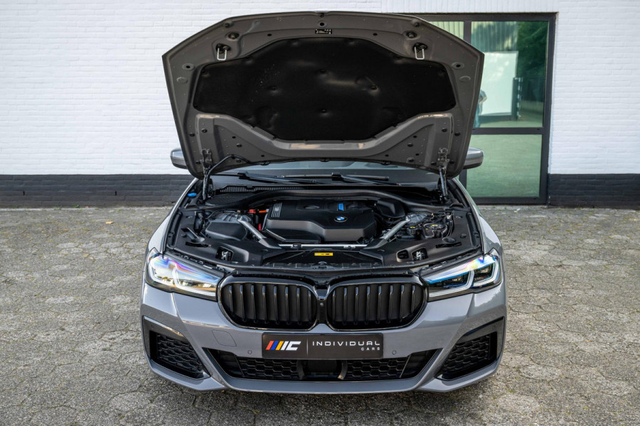 BMW 5 Serie Touring 530e xDrive M-Sport 4-wielsturing Luchtv. Massage