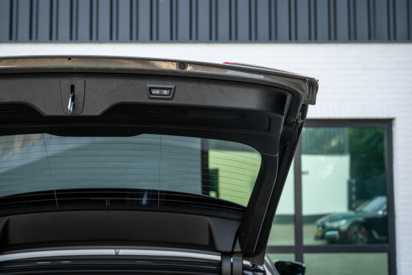 BMW 5 Serie Touring 530e xDrive M-Sport 4-wielsturing Luchtv. Massage