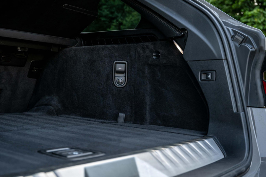 BMW 5 Serie Touring 530e xDrive M-Sport 4-wielsturing Luchtv. Massage