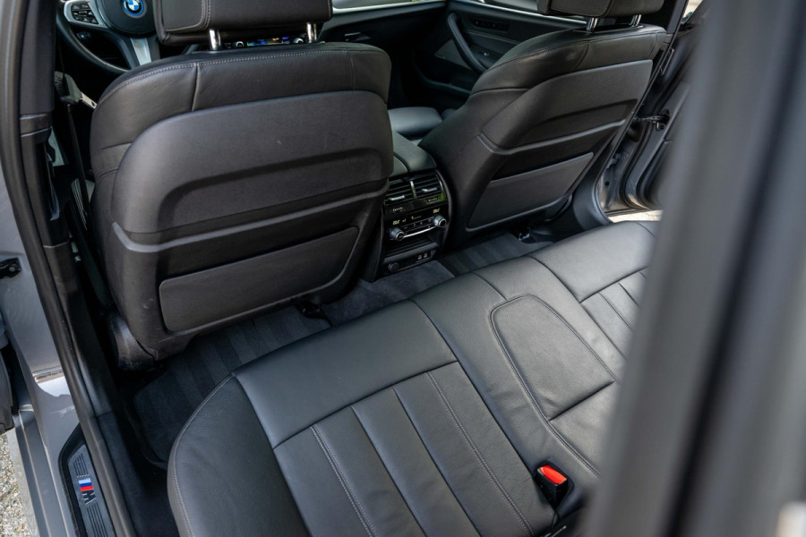 BMW 5 Serie Touring 530e xDrive M-Sport 4-wielsturing Luchtv. Massage
