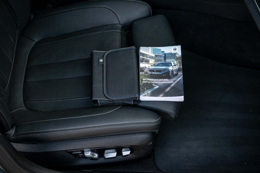 BMW 5 Serie Touring 530e xDrive M-Sport 4-wielsturing Luchtv. Massage