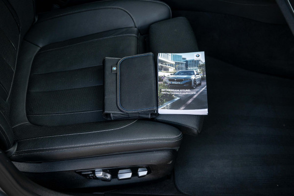 BMW 5 Serie Touring 530e xDrive M-Sport 4-wielsturing Luchtv. Massage