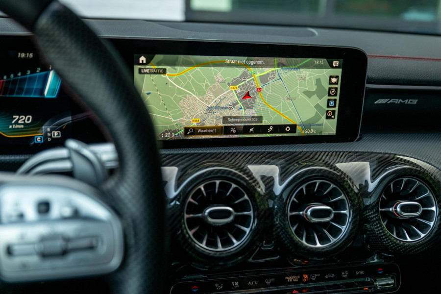 Mercedes-Benz CLA-Klasse Shooting Brake AMG 35 4MATIC Panorama Carbon AERO pack VOL!!