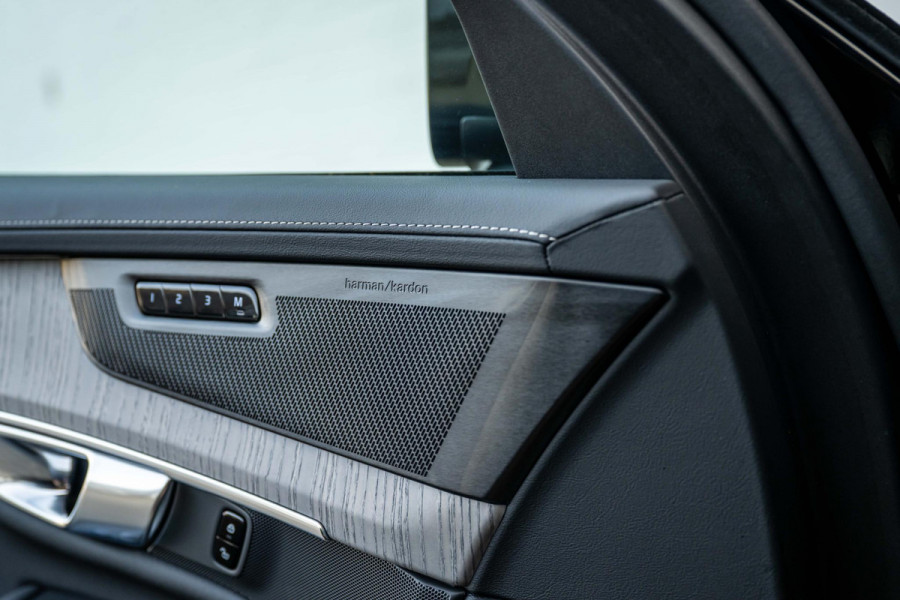 Volvo XC90 2.0 T8 Plug-in hybrid AWD Plus Dark Four-C Nappa