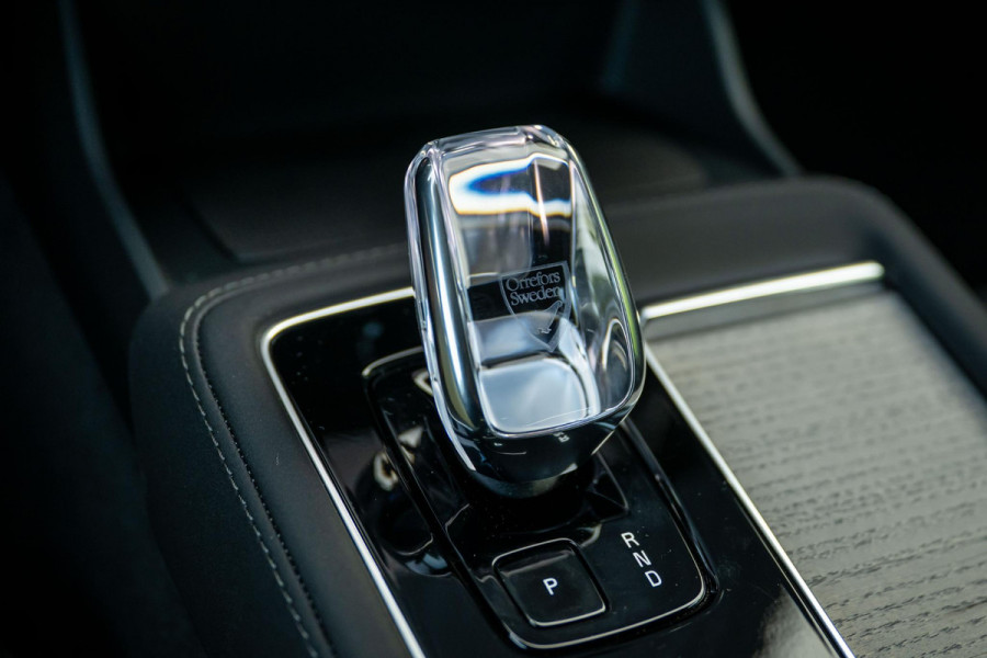 Volvo XC90 2.0 T8 Plug-in hybrid AWD Plus Dark Four-C Nappa