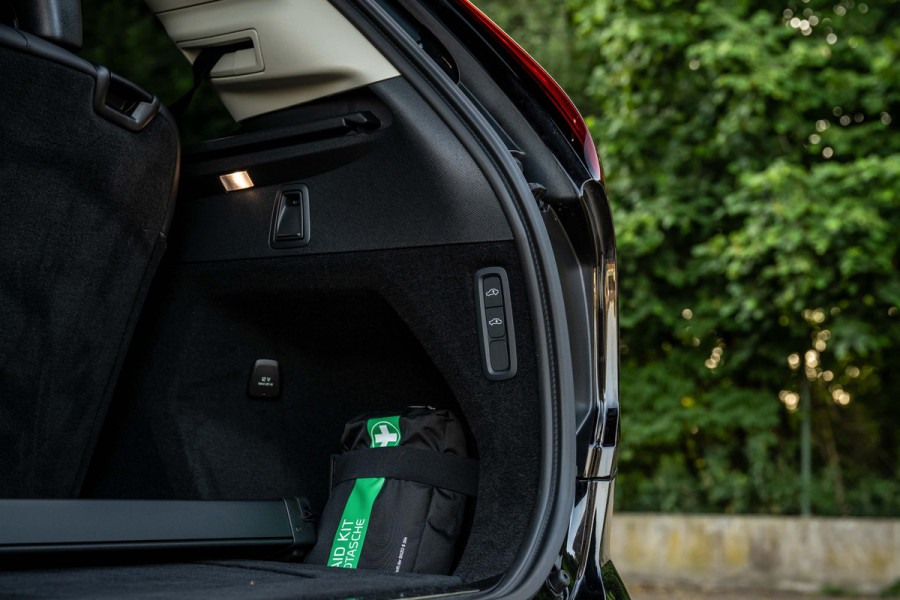 Volvo XC90 2.0 T8 Plug-in hybrid AWD Plus Dark Four-C Nappa