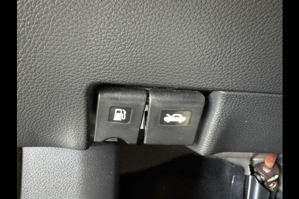 Nissan QASHQAI 1.2 Tekna AUT. NAVIGATIE CAMERA AIRCO CRUISE PDC STOELVERWARMING