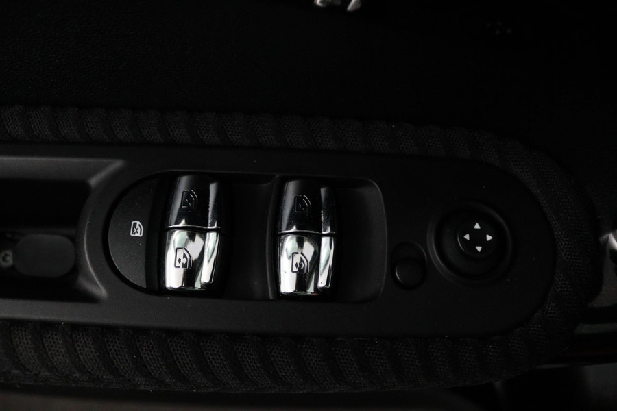 MINI Countryman 1.5 One Dutch Made Edition (PARKEERSENSOREN, STOELVERWARMING, BLUETOOTH, VERWARMDE VOORRUIT)