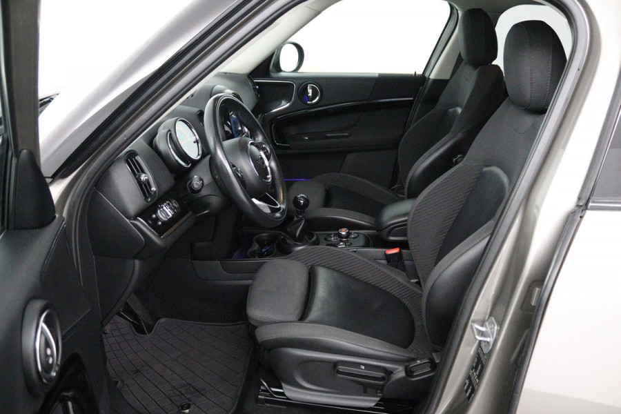 MINI Countryman 1.5 One Dutch Made Edition (PARKEERSENSOREN, STOELVERWARMING, BLUETOOTH, VERWARMDE VOORRUIT)