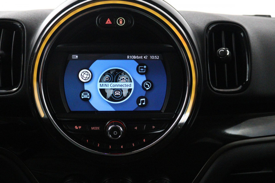 MINI Countryman 1.5 One Dutch Made Edition (PARKEERSENSOREN, STOELVERWARMING, BLUETOOTH, VERWARMDE VOORRUIT)