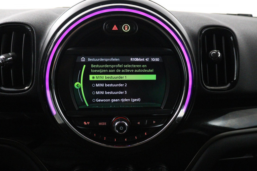 MINI Countryman 1.5 One Dutch Made Edition (PARKEERSENSOREN, STOELVERWARMING, BLUETOOTH, VERWARMDE VOORRUIT)