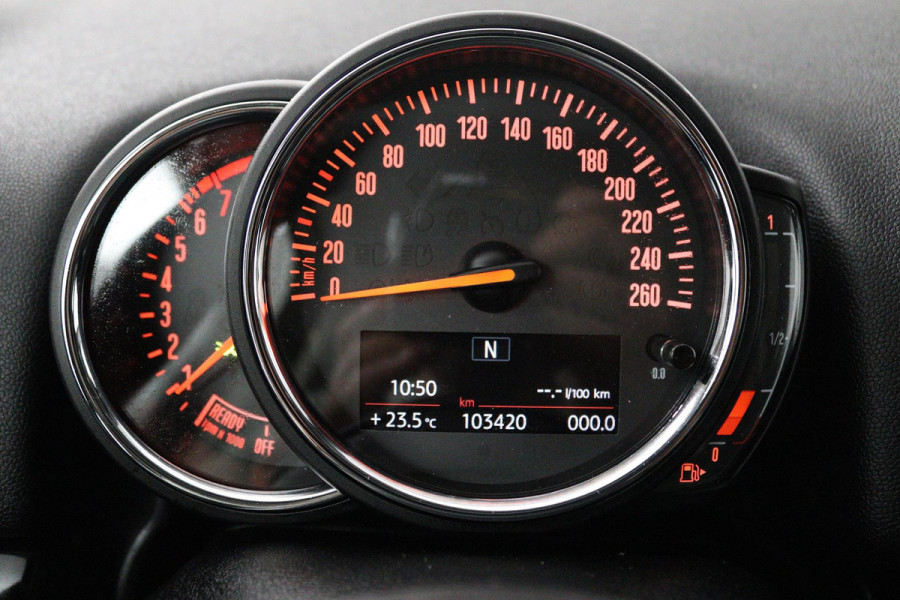 MINI Countryman 1.5 One Dutch Made Edition (PARKEERSENSOREN, STOELVERWARMING, BLUETOOTH, VERWARMDE VOORRUIT)