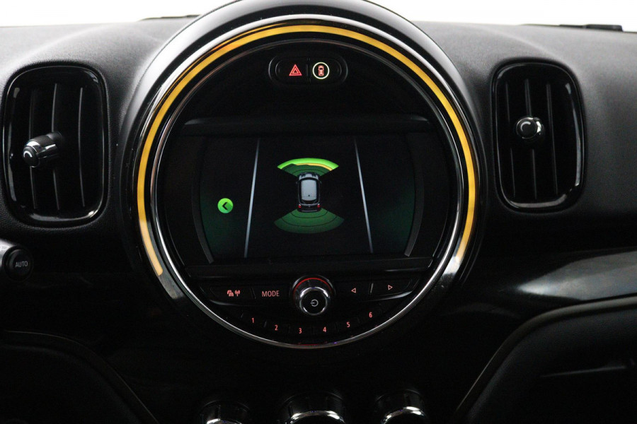 MINI Countryman 1.5 One Dutch Made Edition (PARKEERSENSOREN, STOELVERWARMING, BLUETOOTH, VERWARMDE VOORRUIT)
