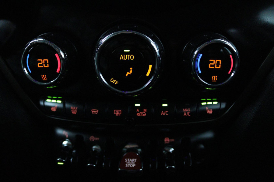MINI Countryman 1.5 One Dutch Made Edition (PARKEERSENSOREN, STOELVERWARMING, BLUETOOTH, VERWARMDE VOORRUIT)