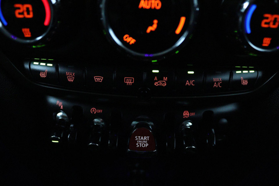 MINI Countryman 1.5 One Dutch Made Edition (PARKEERSENSOREN, STOELVERWARMING, BLUETOOTH, VERWARMDE VOORRUIT)
