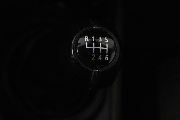 MINI Countryman 1.5 One Dutch Made Edition (PARKEERSENSOREN, STOELVERWARMING, BLUETOOTH, VERWARMDE VOORRUIT)