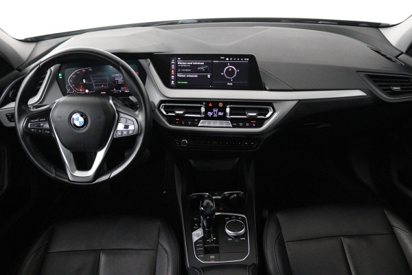BMW 1-serie 118i High Executive Edition (PARKEERSENSOREN, STOELVERWARMING, CRUISE CONTROL, LEDEREN STOELEN, DEALER ONDERHOUDEN)