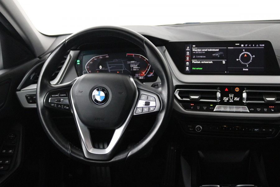 BMW 1-serie 118i High Executive Edition (PARKEERSENSOREN, STOELVERWARMING, CRUISE CONTROL, LEDEREN STOELEN, DEALER ONDERHOUDEN)