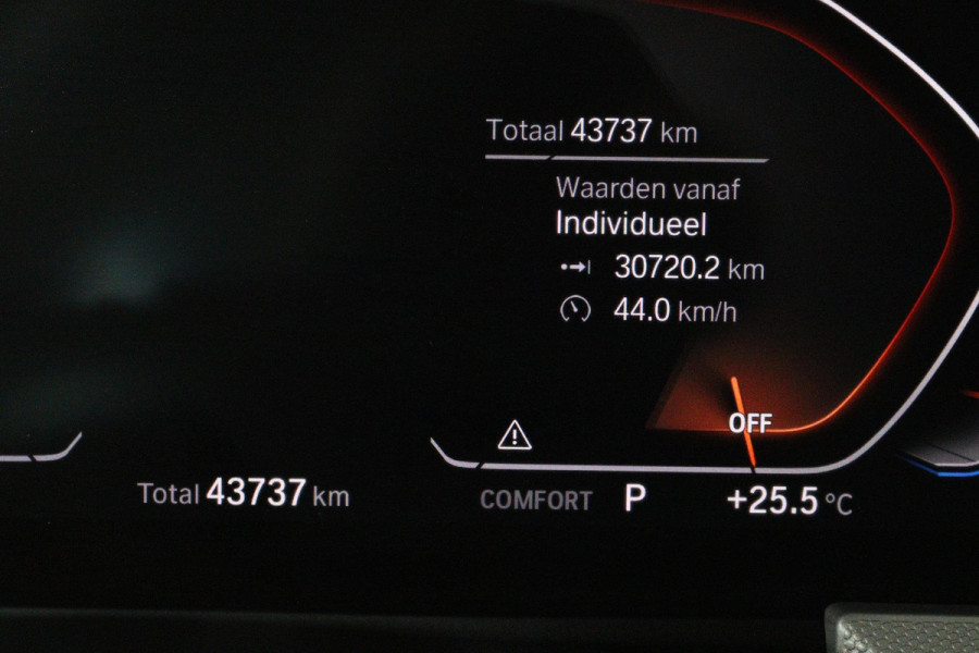 BMW 1-serie 118i High Executive Edition (PARKEERSENSOREN, STOELVERWARMING, CRUISE CONTROL, LEDEREN STOELEN, DEALER ONDERHOUDEN)