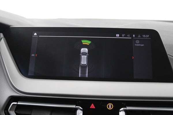 BMW 1-serie 118i High Executive Edition (PARKEERSENSOREN, STOELVERWARMING, CRUISE CONTROL, LEDEREN STOELEN, DEALER ONDERHOUDEN)