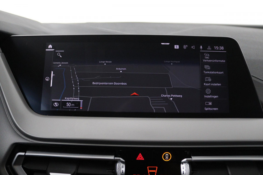 BMW 1-serie 118i High Executive Edition (PARKEERSENSOREN, STOELVERWARMING, CRUISE CONTROL, LEDEREN STOELEN, DEALER ONDERHOUDEN)