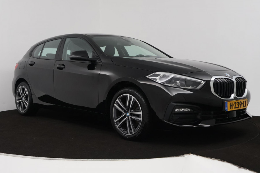BMW 1-serie 118i High Executive Edition (PARKEERSENSOREN, STOELVERWARMING, CRUISE CONTROL, LEDEREN STOELEN, DEALER ONDERHOUDEN)