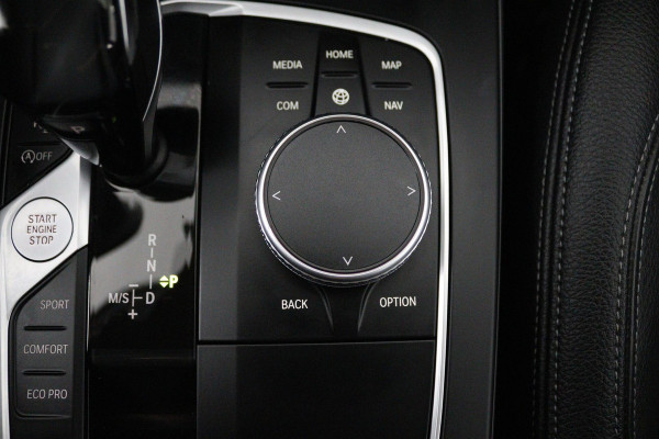 BMW 1-serie 118i High Executive Edition (PARKEERSENSOREN, STOELVERWARMING, CRUISE CONTROL, LEDEREN STOELEN, DEALER ONDERHOUDEN)
