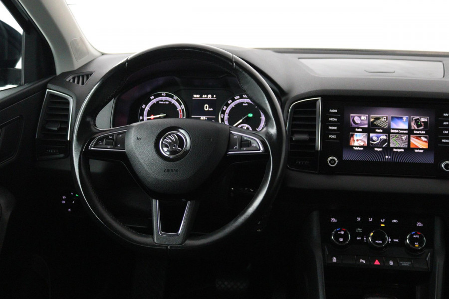 Škoda Karoq 1.5 TSI ACT Ambition Business (ACHTERUITRIJCAMERA, PARKEERSENSOREN, CRUISE CONTROL, NAVIGATIE, AUTOMAAT)