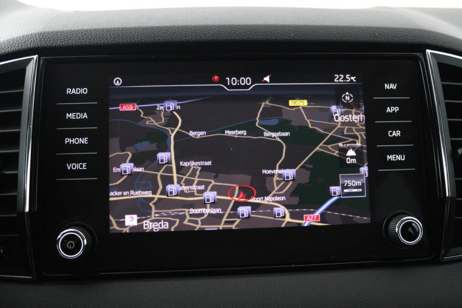 Škoda Karoq 1.5 TSI ACT Ambition Business (ACHTERUITRIJCAMERA, PARKEERSENSOREN, CRUISE CONTROL, NAVIGATIE, AUTOMAAT)