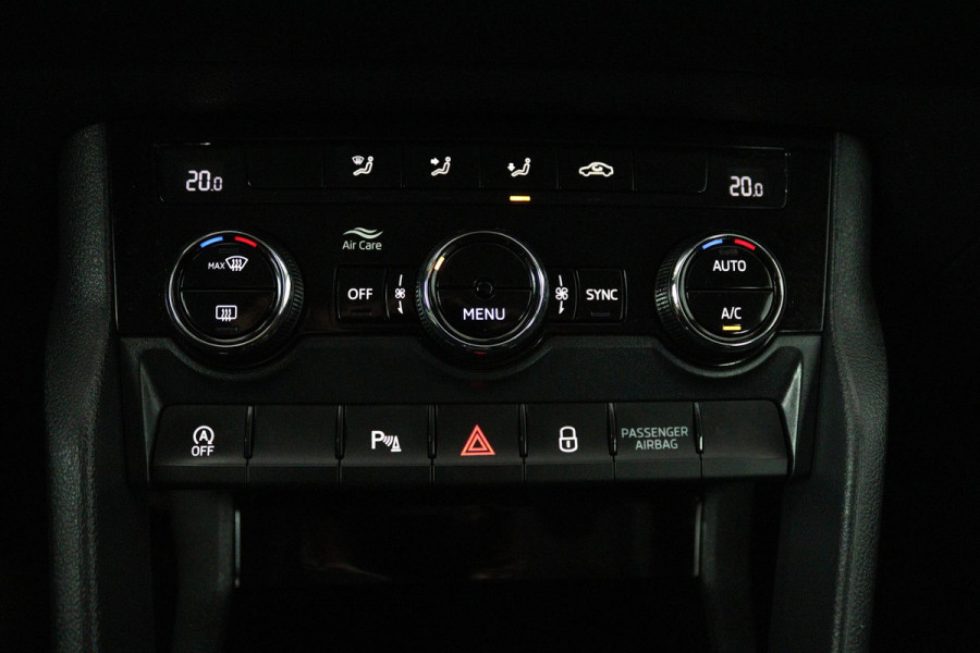 Škoda Karoq 1.5 TSI ACT Ambition Business (ACHTERUITRIJCAMERA, PARKEERSENSOREN, CRUISE CONTROL, NAVIGATIE, AUTOMAAT)