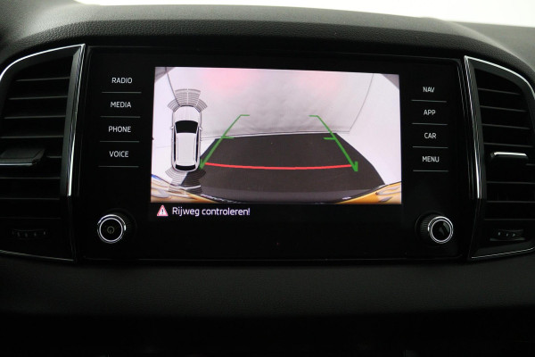 Škoda Karoq 1.5 TSI ACT Ambition Business (ACHTERUITRIJCAMERA, PARKEERSENSOREN, CRUISE CONTROL, NAVIGATIE, AUTOMAAT)