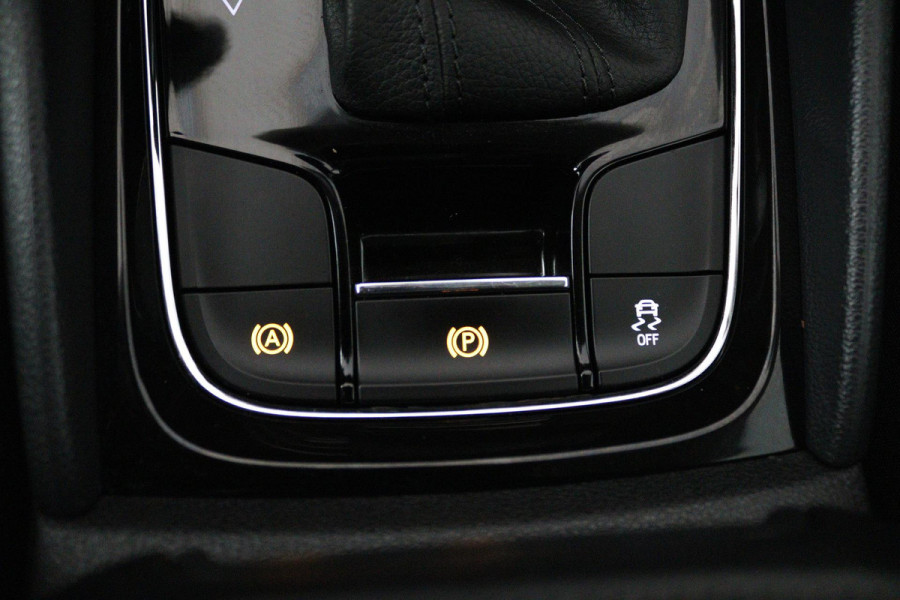 Škoda Karoq 1.5 TSI ACT Ambition Business (ACHTERUITRIJCAMERA, PARKEERSENSOREN, CRUISE CONTROL, NAVIGATIE, AUTOMAAT)