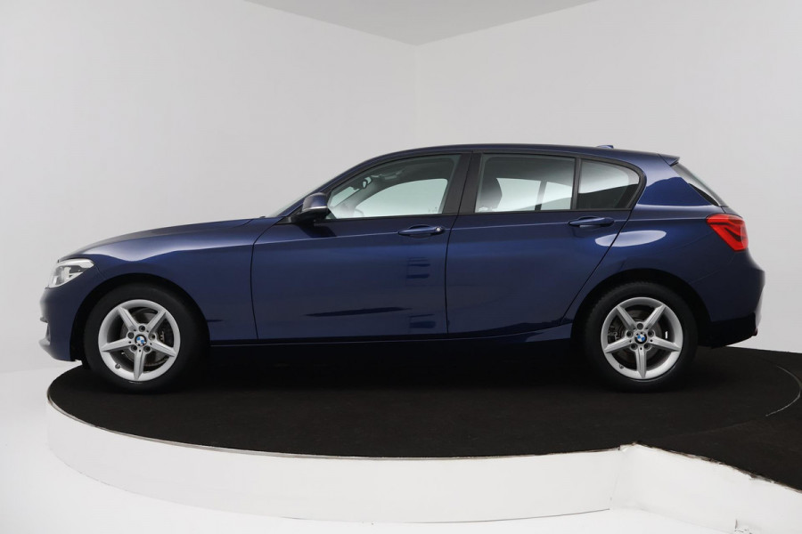 BMW 1-serie 118i Corporate Lease Executive (PARKEERSENSOREN, NAVIGATIE, CRUISE CONTROL, AUTOMAAT, NL-AUTO)