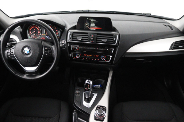 BMW 1-serie 118i Corporate Lease Executive (PARKEERSENSOREN, NAVIGATIE, CRUISE CONTROL, AUTOMAAT, NL-AUTO)