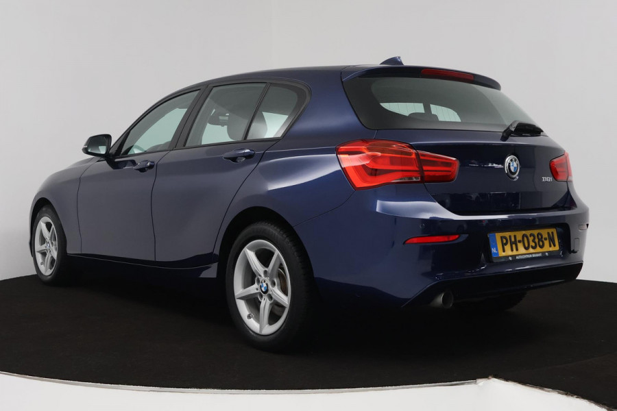 BMW 1-serie 118i Corporate Lease Executive (PARKEERSENSOREN, NAVIGATIE, CRUISE CONTROL, AUTOMAAT, NL-AUTO)