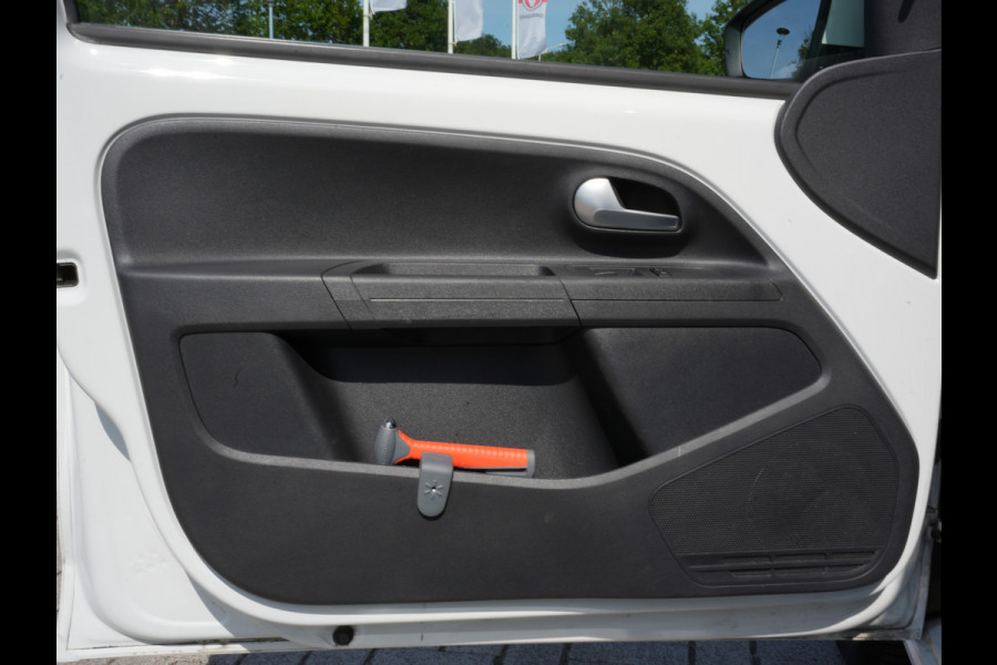 Volkswagen up! 1.0 | Cruise Control | DAB | Climate Control | Camera