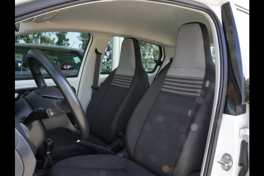Volkswagen up! 1.0 | Cruise Control | DAB | Climate Control | Camera