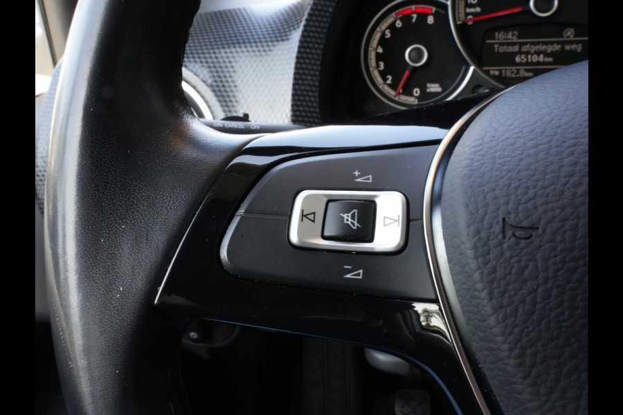 Volkswagen up! 1.0 | Cruise Control | DAB | Climate Control | Camera