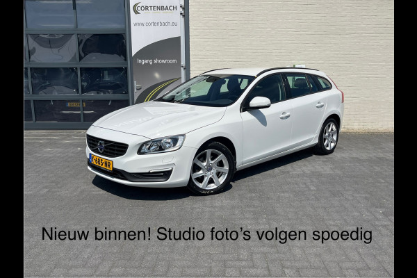 Volvo V60 1.5 T3 Momentum | Automaat | Cruise control | Keyless entry | Achterbank verwarmt | Trekhaak |