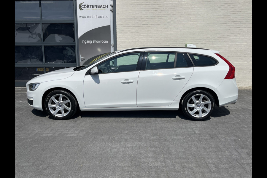 Volvo V60 1.5 T3 Momentum | Automaat | Cruise control | Keyless entry | Achterbank verwarmt | Trekhaak |
