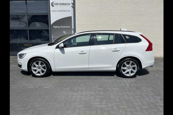 Volvo V60 1.5 T3 Momentum | Automaat | Cruise control | Keyless entry | Achterbank verwarmt | Trekhaak |