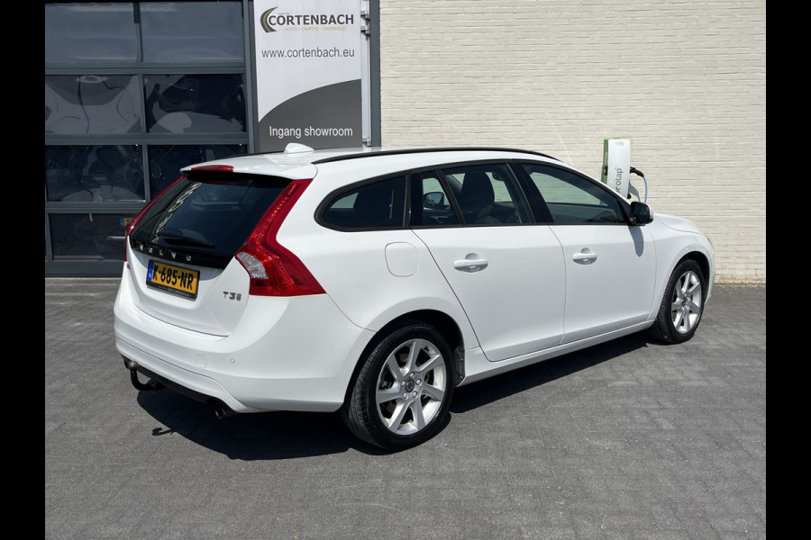 Volvo V60 1.5 T3 Momentum | Automaat | Cruise control | Keyless entry | Achterbank verwarmt | Trekhaak |