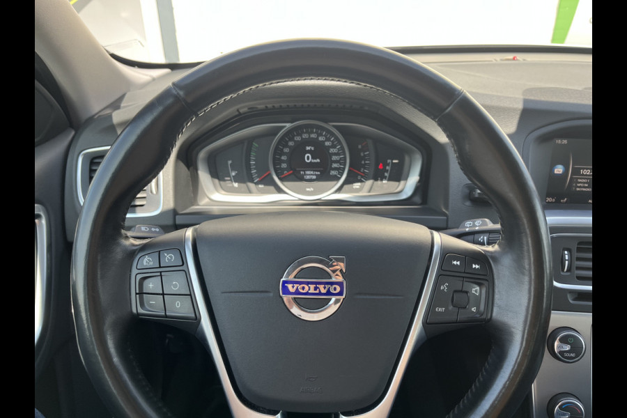 Volvo V60 1.5 T3 Momentum | Automaat | Cruise control | Keyless entry | Achterbank verwarmt | Trekhaak |