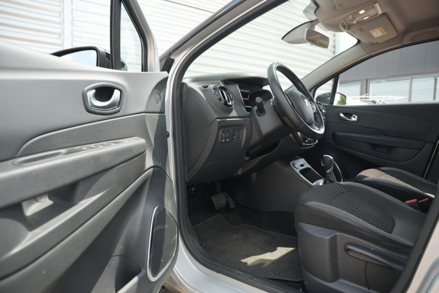 Renault Captur 1.3 TCe Intens Achteruitrijcamera parkeersensoren achter 17"L.M. Navi Mistlampen