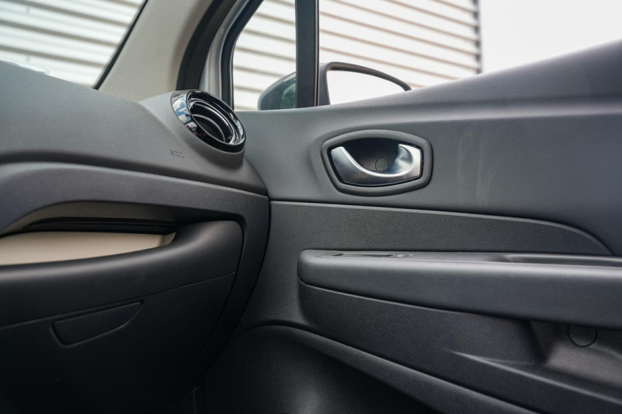 Renault Captur 1.3 TCe Intens Achteruitrijcamera parkeersensoren achter 17"L.M. Navi Mistlampen