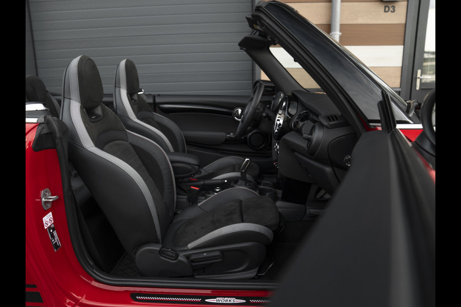 MINI Cabrio 1.5 Cooper Rockingham GT | Alcantara! | JCW Pack | CarPlay | NL-auto
