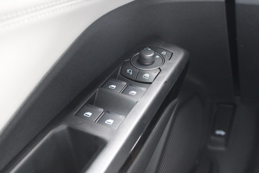 Ford Puma 1.0 EcoBoost Hybrid Sound Edition 125pk | Ford Voorraad | Limited Edition! | Upgrade B&O Audio | Full Matrix LED | Zwart Dak | 18'' Lichtmetaal | Winterpakket | Driver Assistance Pakket |