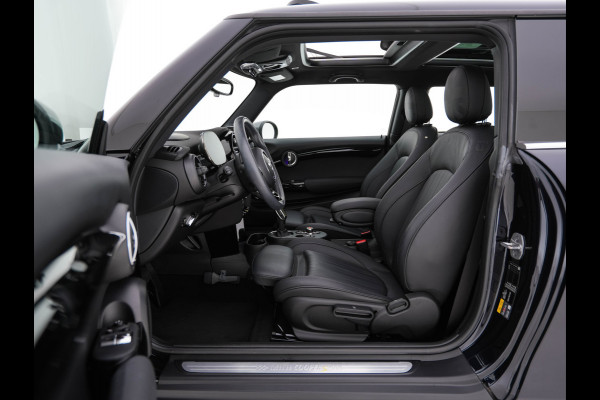 MINI Mini Electric Yours 33 kWh [ 3-Fase ] Aut.*PANO | LUXURY-LEATHER | HARMAN/KARDON-AUDIO | MATRIX-LED | KEYLESS | CAMERA | NAVI-FULLMAP | DIGI-COCKPIT | DAB | HEAD-UP | HEATED-SPORTSEATS | AMBIENT-LIGHT | CCS-FASTLOADER | 17"ALU*