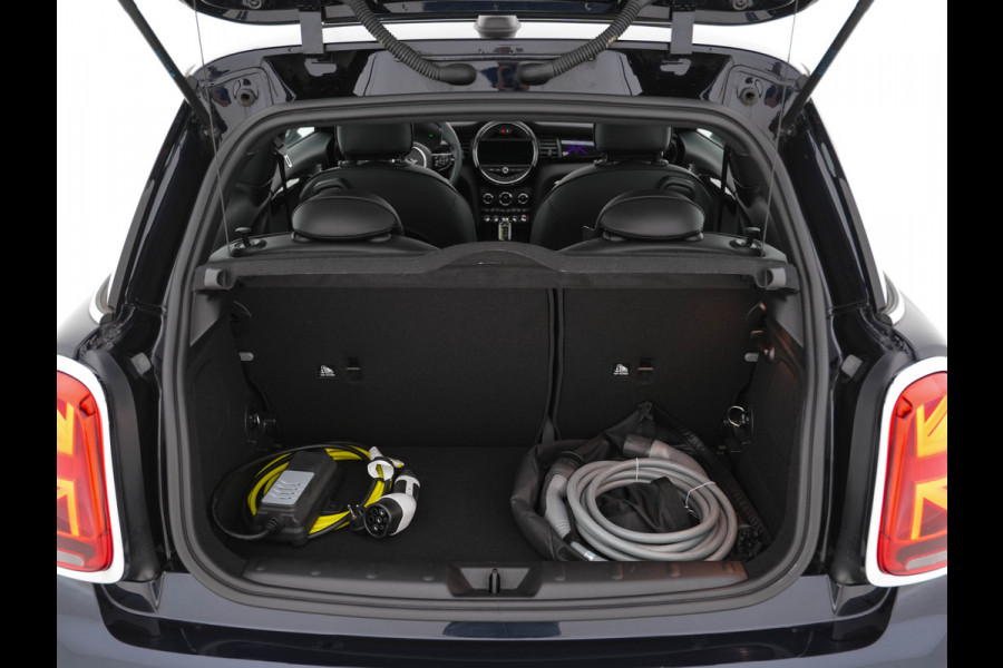 MINI Mini Electric Yours 33 kWh [ 3-Fase ] Aut.*PANO | LUXURY-LEATHER | HARMAN/KARDON-AUDIO | MATRIX-LED | KEYLESS | CAMERA | NAVI-FULLMAP | DIGI-COCKPIT | DAB | HEAD-UP | HEATED-SPORTSEATS | AMBIENT-LIGHT | CCS-FASTLOADER | 17"ALU*